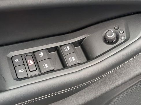 New 2026 Jeep Grand Cherokee Laredo image 10