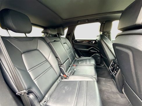 Used 2019 Porsche Cayenne S w/ Premium Plus Package image 30