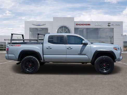 Used 2020 Toyota Tacoma TRD Off-Road AWD/4WD image 2