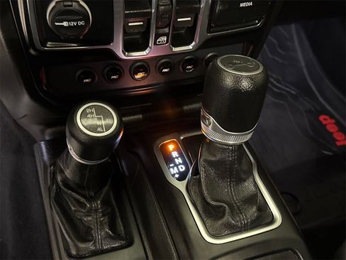 Used 2019 Jeep Wrangler Unlimited Sport S image 27