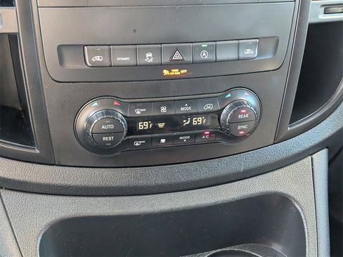 Used 2020 Mercedes-Benz Metris Passenger w/ Premium Safety Package image 27