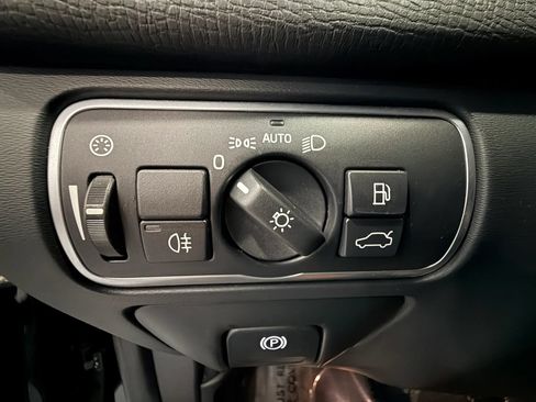 Used 2017 Volvo XC60 T6 Dynamic w/ Preferred Option Package AWD/4WD image 27