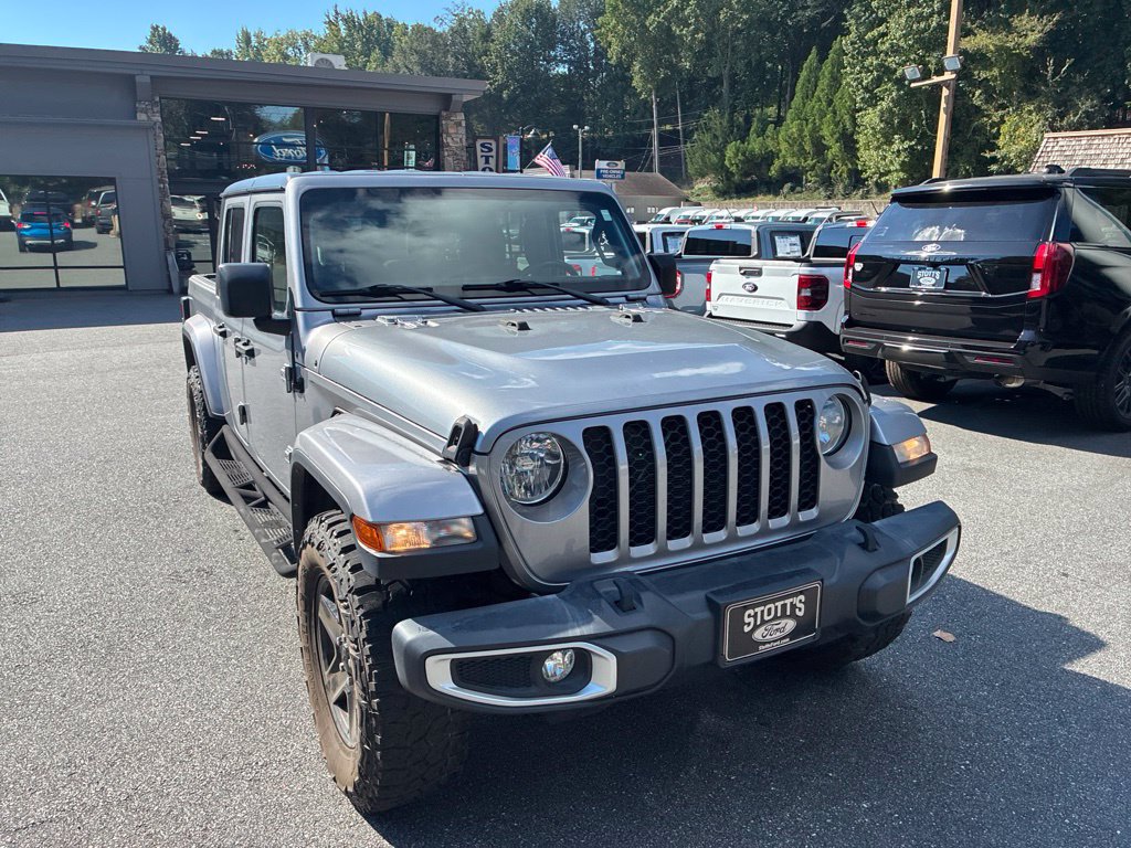 Used 2021 Jeep Gladiator Sport AWD/4WD image 2