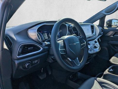 New 2026 Chrysler Voyager LX image 9