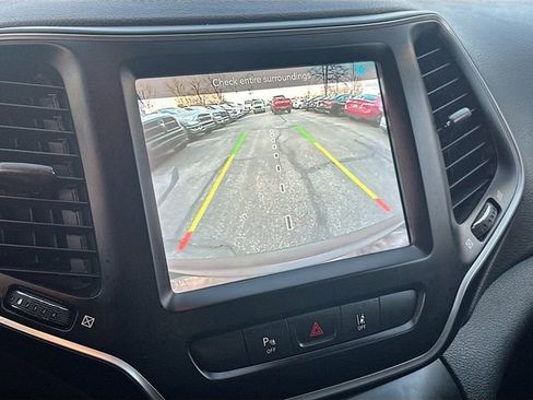 Used 2021 Jeep Cherokee Latitude Lux w/ Comfort/Convenience Group image 14