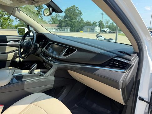 Used 2019 Buick Enclave Essence FWD image 52