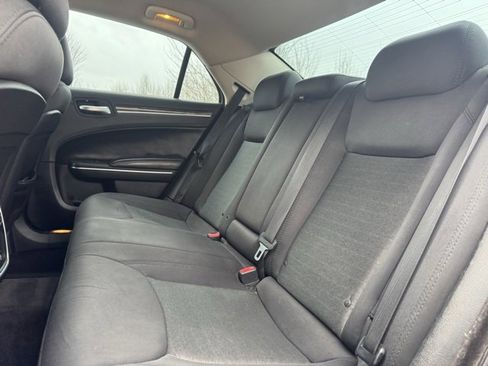 Used 2018 Chrysler 300 Touring w/ Sport Appearance Package image 20