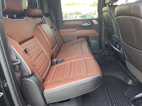 Used 2024 GMC Sierra 2500 Denali Ultimate AWD/4WD image 13