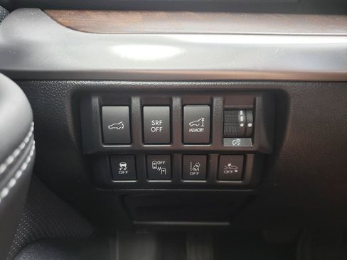 Used 2017 Subaru Outback 2.5i Limited AWD/4WD image 19