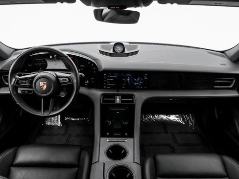 Used 2022 Porsche Taycan image 21