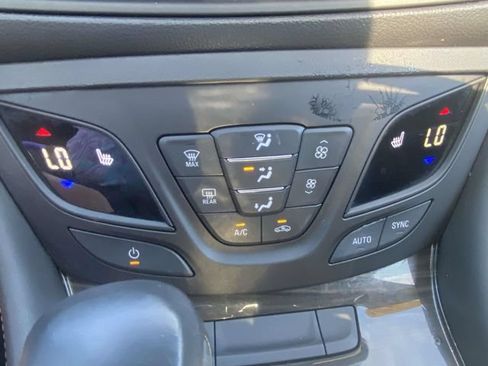Used 2019 Buick Envision Essence FWD image 26