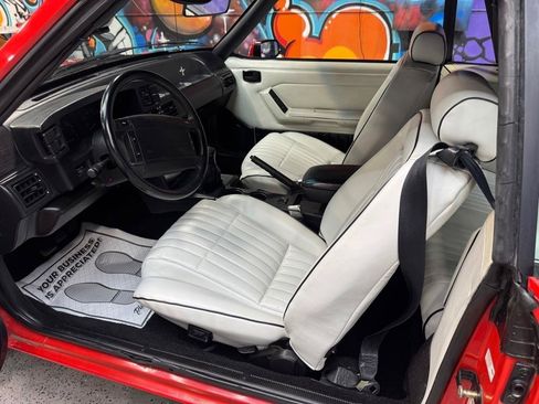 Used 1992 Ford Mustang LX RWD image 10