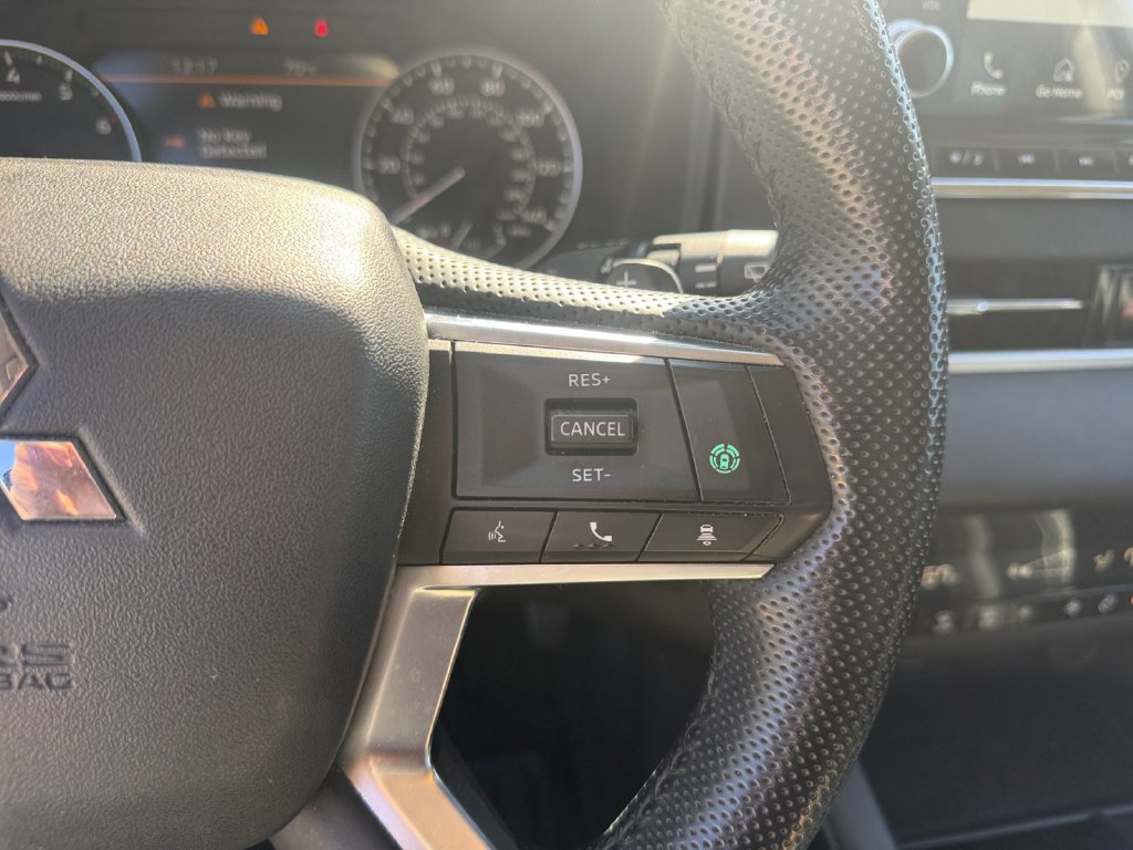 Used 2022 Mitsubishi Outlander SE AWD/4WD image 36