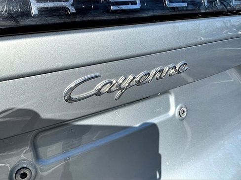 Used 2022 Porsche Cayenne image 24