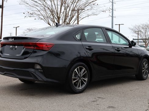 Used 2023 Kia Forte LXS w/ LXS Technology Package image 5