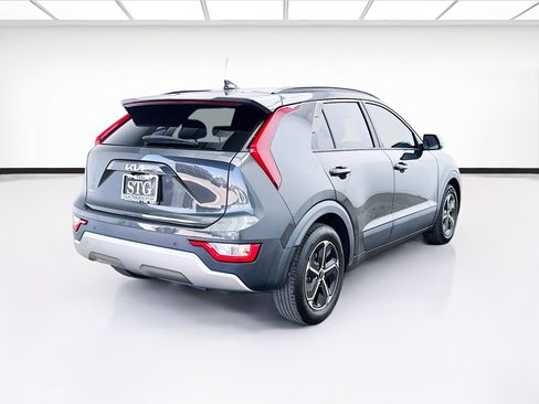 Used 2023 Kia Niro EX FWD image 4