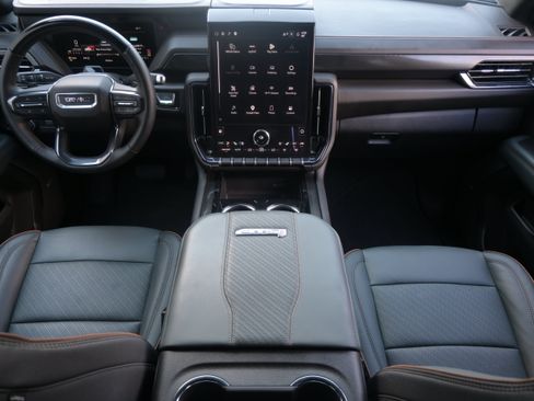 Used 2026 GMC Yukon AT4 AWD/4WD image 32