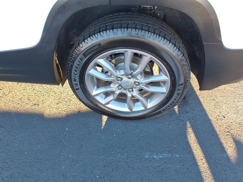 Used 2022 GMC Terrain SLT image 9