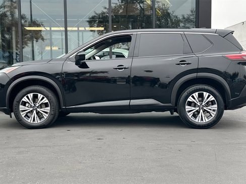 Used 2023 Nissan Rogue SV image 9
