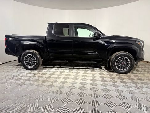 Used 2024 Toyota Tacoma TRD Sport w/ TRD Sport Upgrade Package AWD/4WD image 8