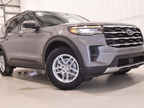 New 2026 Ford Explorer Active image 32