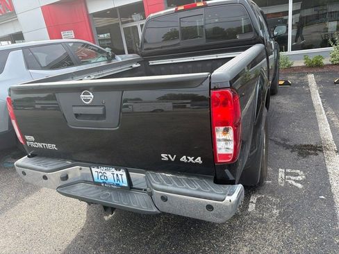 Used 2015 Nissan Frontier SV w/ SV Value Truck Package AWD/4WD image 7