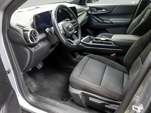 Used 2025 Chevrolet Equinox LT image 9