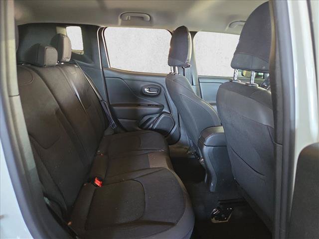 Used 2020 Jeep Renegade Altitude FWD image 18