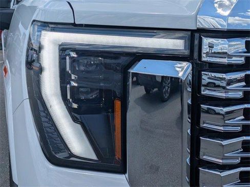 New 2025 GMC Sierra 2500 Denali w/ Denali Reserve Package image 11