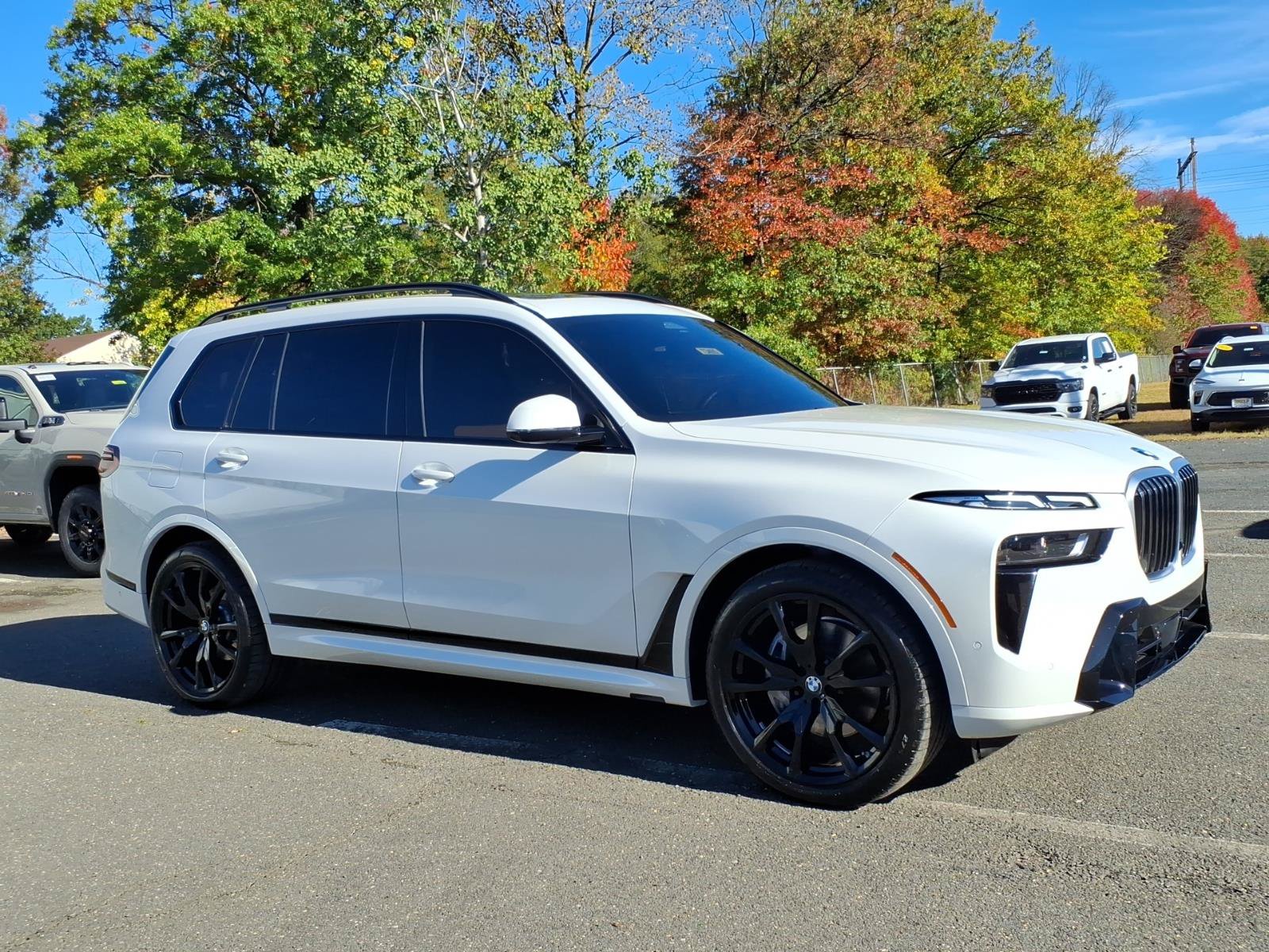 Used 2026 BMW X7 xDrive40i w/ M Sport Package AWD/4WD image 1