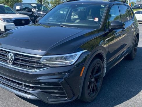 Used 2023 Volkswagen Tiguan SE R-Line FWD image 9