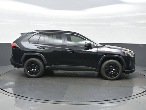 Used 2021 Toyota RAV4 LE AWD/4WD image 7