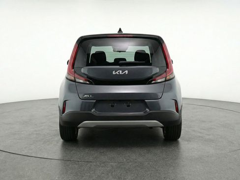Used 2025 Kia Soul LX w/ LX Technology Package FWD image 6