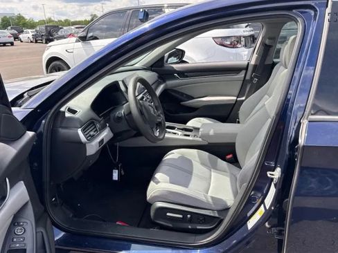 Used 2019 Honda Accord EX image 2