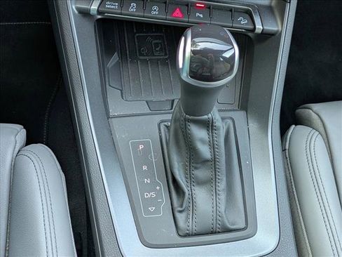 Used 2025 Audi Q3 2.0T Premium w/ Convenience Package image 13