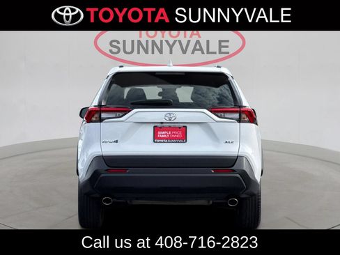 Used 2024 Toyota RAV4 XLE FWD image 8