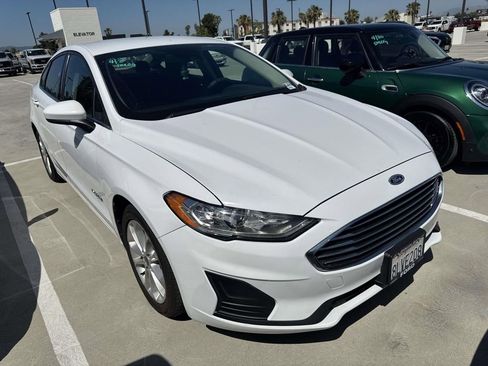 Used 2019 Ford Fusion SE image 8
