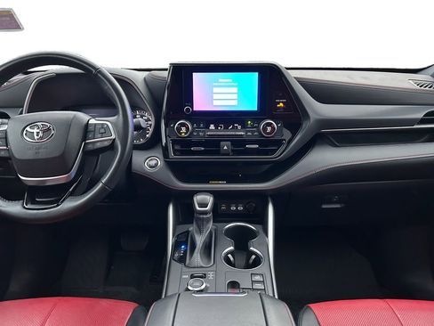 Used 2023 Toyota Highlander XSE image 12