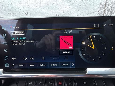 Used 2023 Chevrolet Silverado 1500 RST image 18