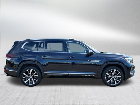 Certified 2025 Volkswagen Atlas SEL Premium R-Line AWD/4WD image 8