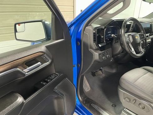 Used 2023 Chevrolet Silverado 1500 LT AWD/4WD image 10