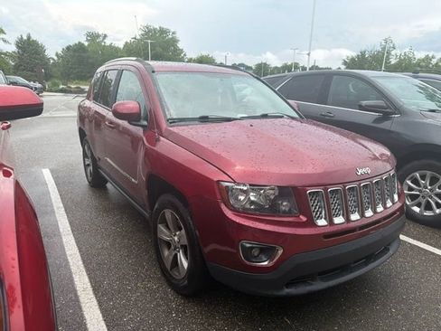 Used 2016 Jeep Compass High Altitude AWD/4WD image 3