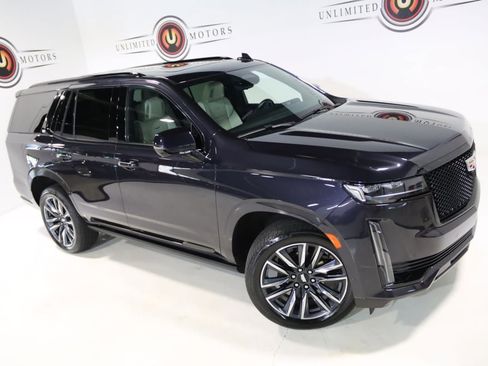 Used 2024 Cadillac Escalade Sport w/ Touring Package image 8