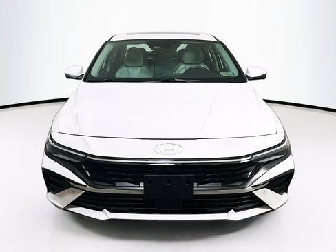 Certified 2024 Hyundai Elantra Limited image 2