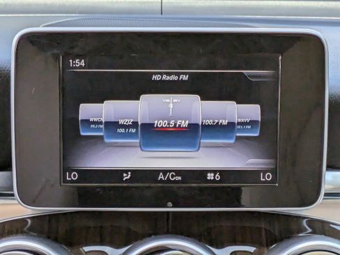 Used 2019 Mercedes-Benz GLC 300 image 21