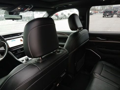 New 2026 Jeep Grand Cherokee Limited image 14