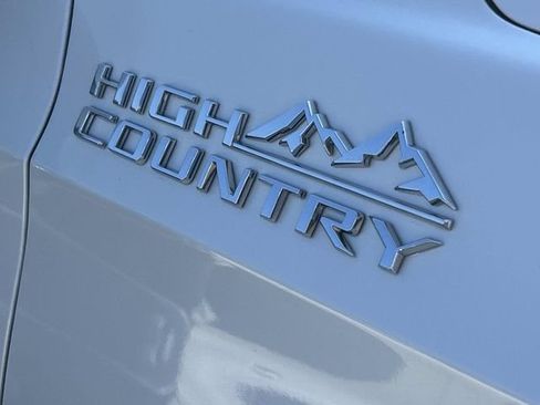 Used 2021 Chevrolet Tahoe High Country w/ Premium Package AWD/4WD image 5