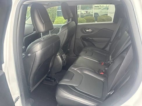 Used 2023 Jeep Cherokee Altitude Lux AWD/4WD image 19