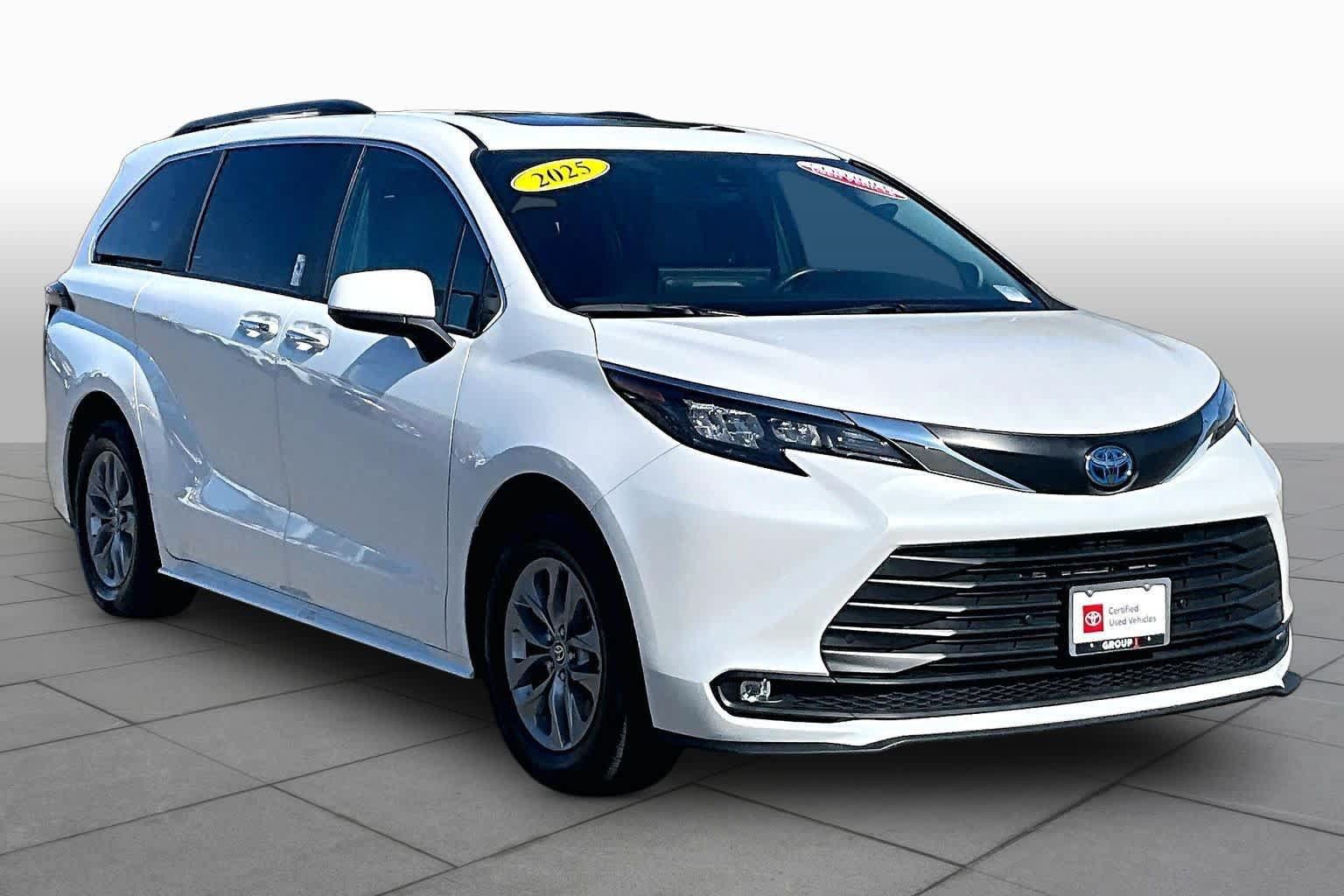 Certified 2025 Toyota Sienna XLE w/ XLE Plus Package AWD/4WD image 2