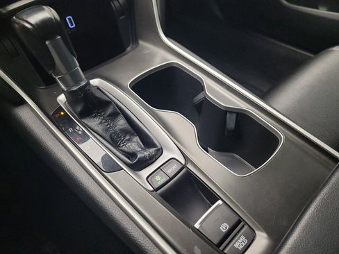 Used 2018 Honda Accord Sport image 26